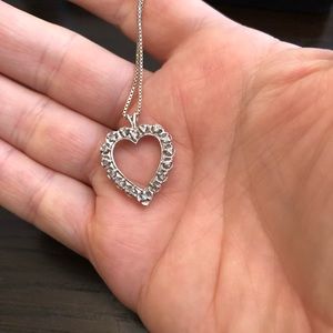 Diamond heart pendant necklace